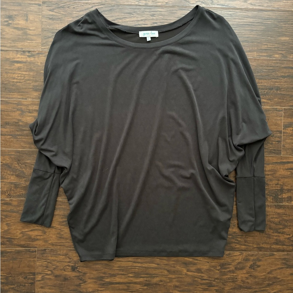 Grace & Lace Size Small Top